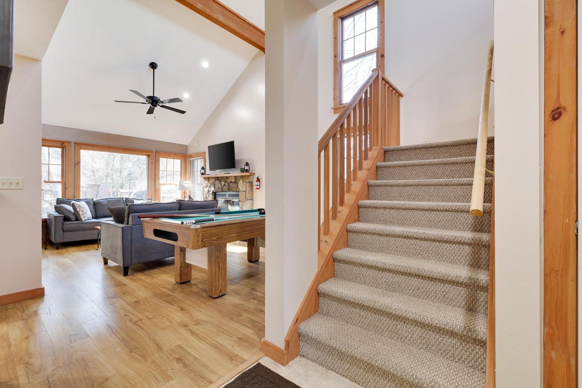 Pocono Mountain Home , Hot Tub- 1 Mile To Skiing! Таннерсвилл Экстерьер фото