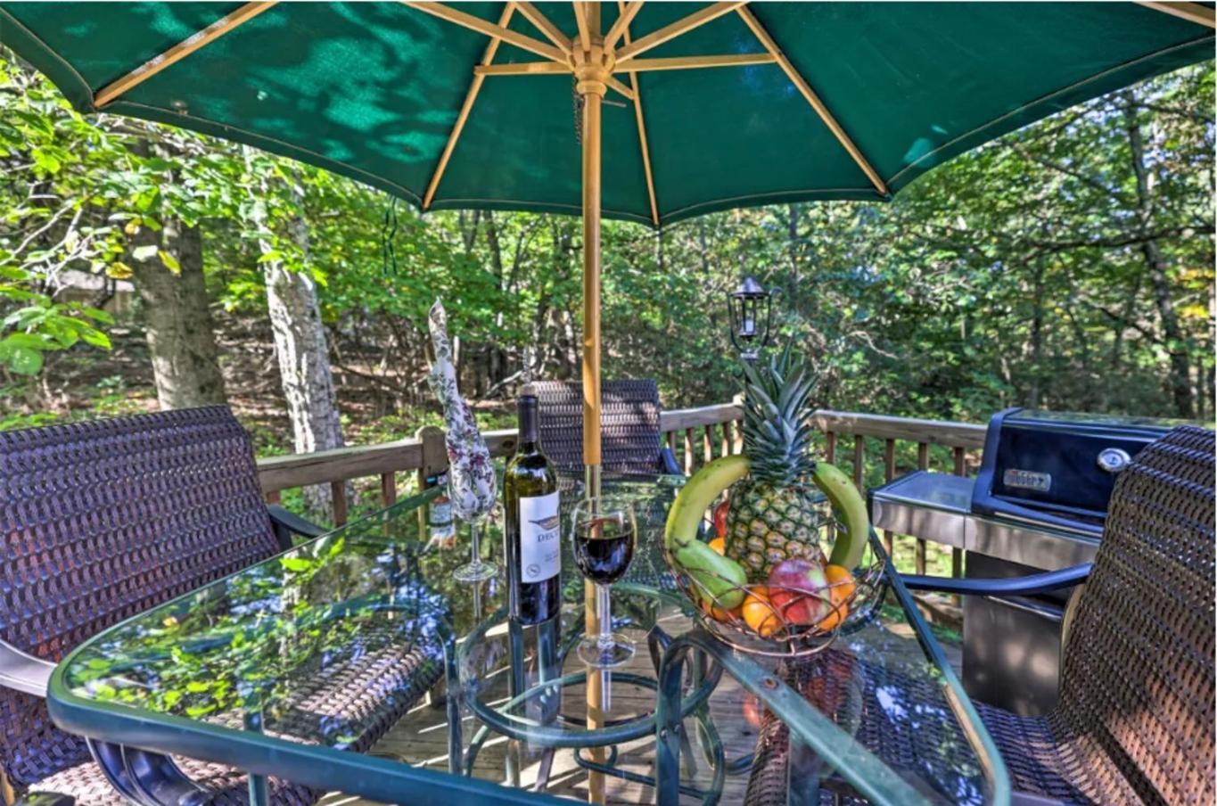 Pocono Mountain Home , Hot Tub- 1 Mile To Skiing! Таннерсвилл Экстерьер фото