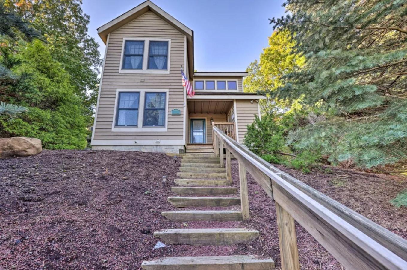 Pocono Mountain Home , Hot Tub- 1 Mile To Skiing! Таннерсвилл Экстерьер фото